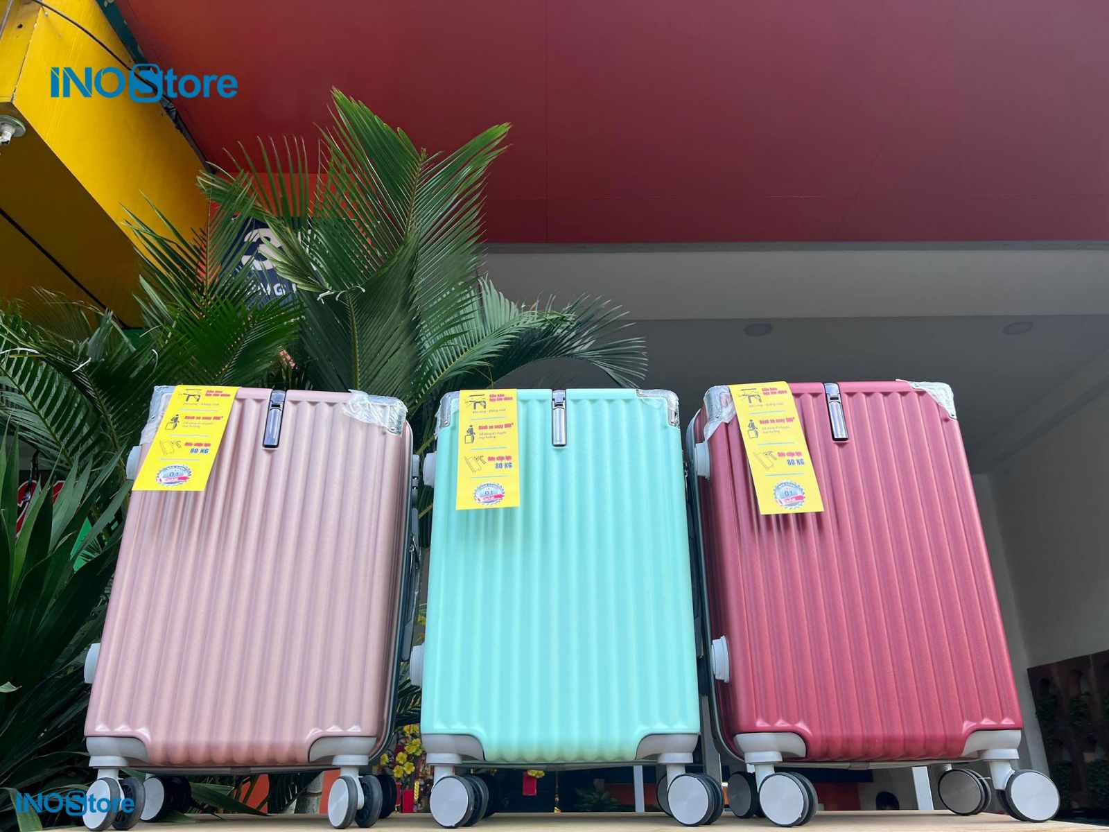 Những mẫu vali nhựa đẹp, bền bỉ đáng mua nhất trong năm