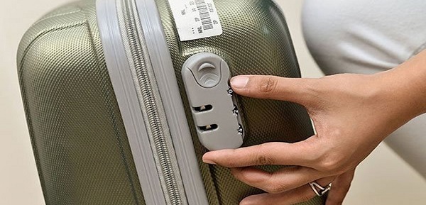 Khóa vali thông thường khóa chìa có kích thước nhỏ, dễ bị thất lạc