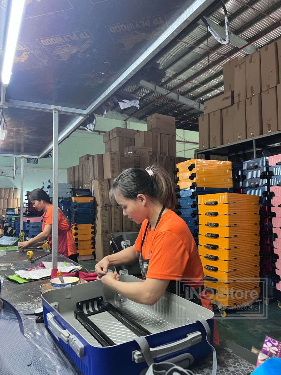 Top lý do nên chọn vali in logo làm quà tặng doanh nhân